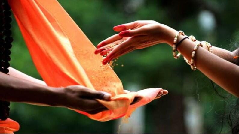 જાણો ક્યારે, કોને અને શા માટે દાન કરવું જોઈએ ? દાન કરવાથી થાય છે મનુષ્યનું કલ્યાણ