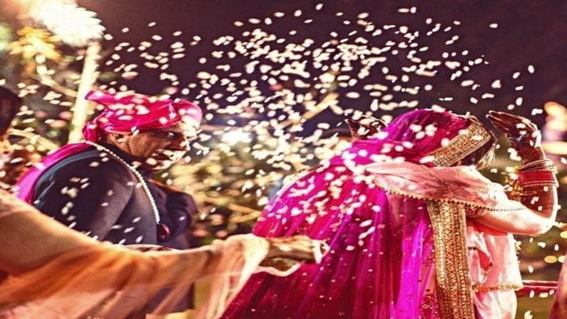 Bhakti : કન્યા ‘વિદાય' સમયે કેમ પાછળ ફેંકે છે ચોખા ? જાણો, રસપ્રદ વિધિ પાછળનો ગૂઢાર્થ