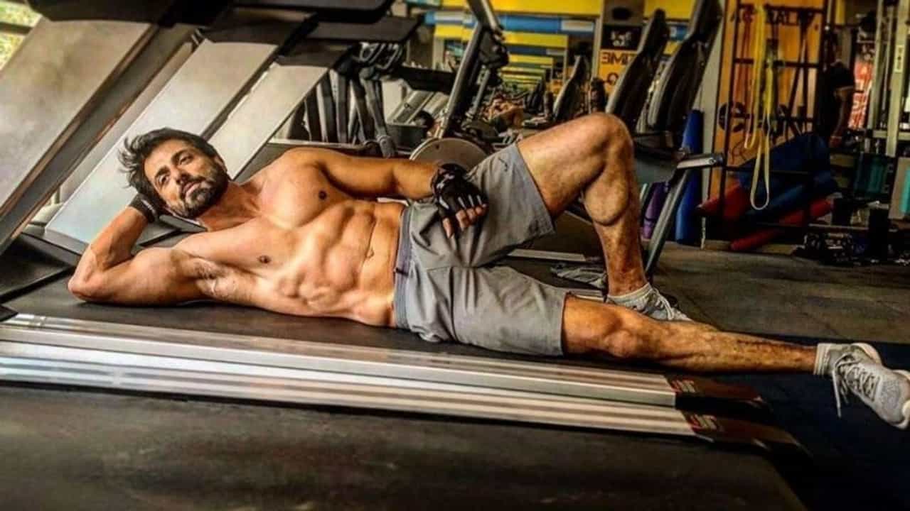 તમને ખબર છે કે સોનુ સૂદ છે સંપૂર્ણ શાકાહારી? જાણો આહારમાં શું લઈને સોનુ રહે છે એકદમ ફીટ!