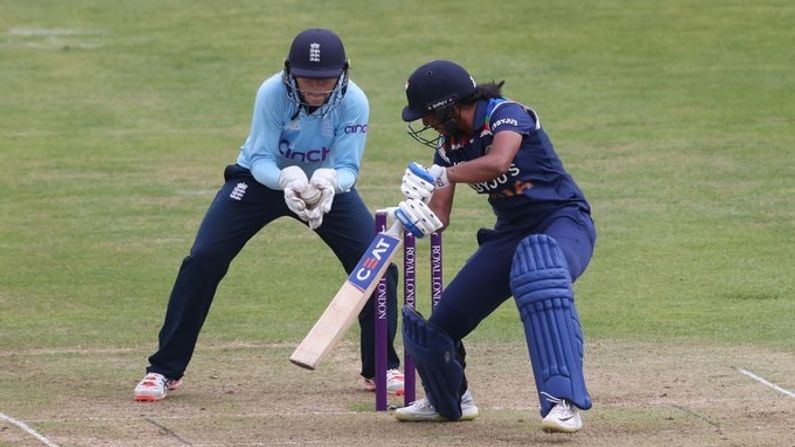 ENGW vs INDW: ભારતીય મહિલા ટીમે ઇંગ્લેન્ડ સામેની બીજી વન ડે 5 વિકેટે ગુમાવી, ઇંગ્લીશ બોલરોનો તરખાટ