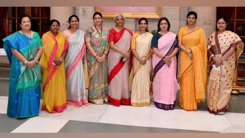Modi Cabinet Expansion : મહિલા પ્રધાનોએ સાડી પહેરી PM મોદીની નવી ટીમમાં ચાર ચાંદ લગાવ્યા