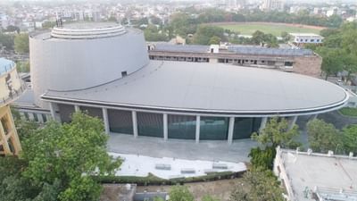 PM MODI એ વારાણસીમાં શિવલિંગ આકારના રુદ્રાક્ષ કન્વેન્શન સેન્ટરનું લોકાર્પણ કર્યું, જાણો કન્વેન્શન સેન્ટરની શું છે ખાસિયતો