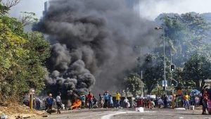 South Africa: પૂર્વ રાષ્ટ્રપતિ જેકબ ઝુમાના સમર્થકો દ્વારા હિંસક પ્રદર્શન, ભારતીયો પર થઈ રહ્યા છે હુમલા, રસ્તા પર ઉતારાયું સૈન્ય
