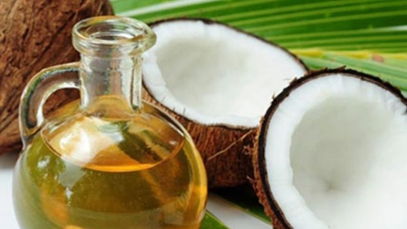 નારિયાળનું તેલ (Coconut Oil): એક ચમચી લીંબુ સાથે 1 ચમચી નારિયળનું તેલ ભેળવીને એક મિશ્રણ તૈયાર કરવું. જેને તમારા વાળમાં લગાવવું. 20થી 30 મિનિટ સુધી રાખ્યા પછી કોઈ સારા માઈલ્ડ શેમ્પૂથી વાળને ધોઈ નાખવા. નાળિયેર તેલ ત્વચાની હાઈડ્રેશનને સુધારવામાં અને ડ્રાયનેસને રોકવામાં મદદ કરી શકે છે, જે ડેન્ડ્રફને વધુ અસર કરી શકે છે. એક રિસર્ચમાં એ પણ જાણવા મળ્યું છે કે ચામડીને લાગતાં રોગોમાં નાળિયારનું તેલ અકસીર સાબિત થયું છે.