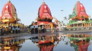 Jagannath Puri Rath Yatra 2021 : પુરીમાં પણ નીકળી જગન્નાથજીની રથયાત્રા, જુઓ ફોટોઝ