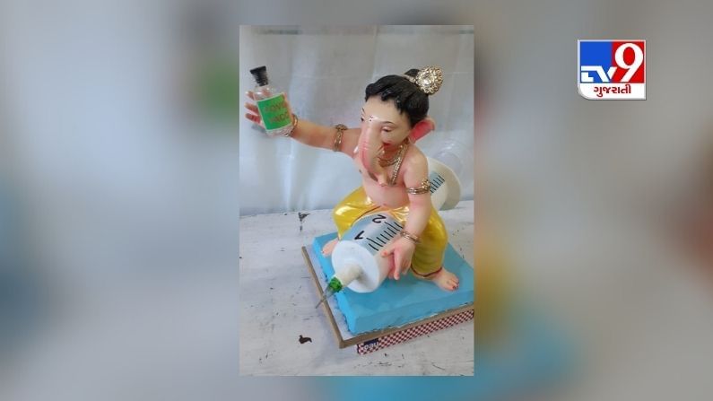 Surat: In this Ganpati Mahotsav, Bappa will give the message of vaccination: Sculptors have created theme based idols