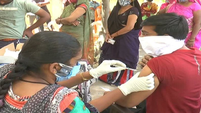 Banaskantha : પ્રથમ તબક્કામાં રસીકરણમાં અગ્ર રહેલા જીલ્લામાં 13 લાખ લોકો હજુ પણ કોરોના રસીથી વંચિત