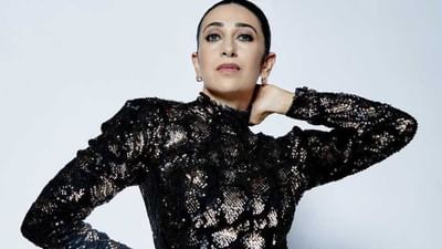 શિલ્પા શેટ્ટીના (Shilpa Shetty) પતિ અને બિઝનેસમેન રાજ કુન્દ્રાની (Raj Kundra) મુંબઇ પોલીસે અશ્લીલ ફિલ્મો (Porn Films) બનાવવાના ગુનામાં ધરપકડ કરી છે. જેને કારણે હવે શિલ્પા સુપર ડાન્સર ચેપ્ટર 4 (Super Dancer Chapter 4) માં જોવા નહી મળે. શિલ્પાને રિપ્લેસ કરવા માટે કરીશ્મા કપૂરને ફાઇનલ કરવામાં આવી છે.