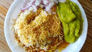 ખમણ બનાવતા બનાવતા ‘લોચો’ વાગી ગયો પણ પછી એ ચાલી ગયો, જાણો ‘સુરતી લોચો’ નામની વાનગી કેવી રીતે શોધાઈ?