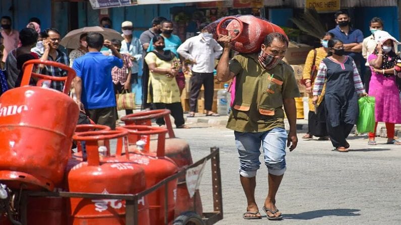 LPG Portability : હવે તમે પસંદગીના ડિસ્ટ્રીબ્યુટર પાસે LPG Cylinder મંગાવી શકશો , જાણો નિયમમાં શું બદલાવ કરી રહી છે સરકાર