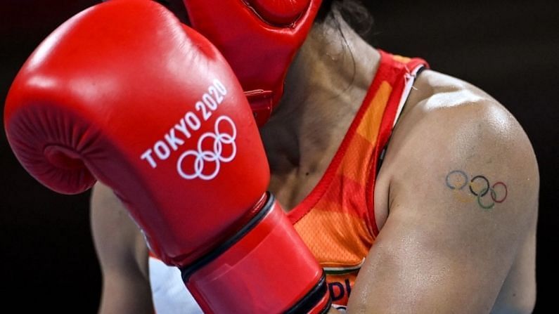 ભારતની દિગ્ગજ મહિલા બોક્સર મેરી કોમ (Mary Kom)એ પણ પોતાના બાવડા પર ઓલિમ્પિક રિંગનું ટેટૂ બનાવ્યુ છે. તે   ઓલિમ્પિક બ્રોન્ઝ મેડલ વિજેતા પણ છે. જોકે ટોક્યોમાં તે બહાર થઈ ગઈ છે. 