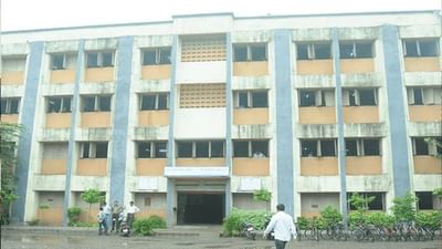 Surat : SMC સંચાલિત શાળાના ધો. 11માં પ્રવેશ મેળવવા ભારે ઘસારો, પહેલા જ દિવસે 1542 ફોર્મનુ થયુ વિતરણ