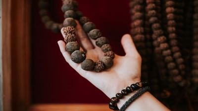 How to test Rudraksha: રુદ્રાક્ષ શિવની કૃપા આપે છે, પરંતુ પહેરતા પહેલા આ રીતે કરો ઓળખ