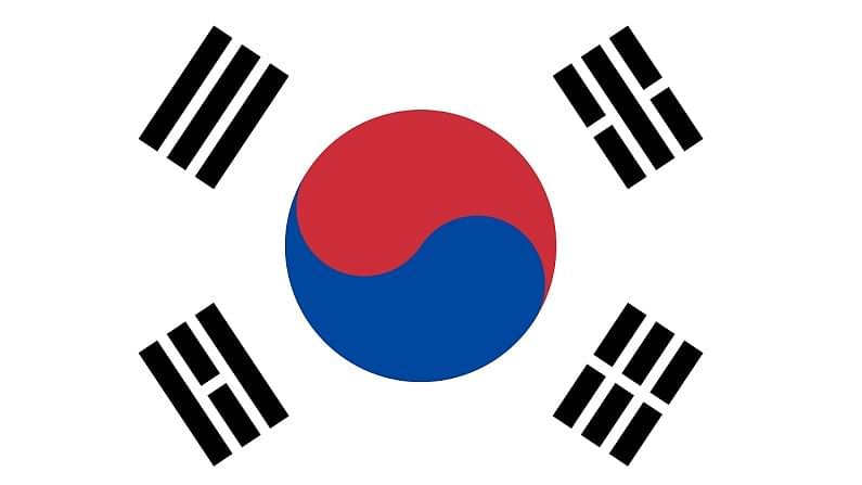 દક્ષિણ કોરિયા અને ઉતર કોરિયા -આ દેશમાં Gwangbokjeol ના રૂપમાં સ્વતંત્રતા દિવસની ઉજવણી કરવામાં આવે છે.આ દેશને જાપાની કોલિનેજેશનથી આઝાદી મળી હતી.તેથી તેને National Liberation Day of Korea પણ કહેવામાં આવે છે.