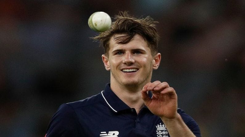 IPL 2021: RCB ની ટીમે વધુ એક યુવા વિદેશી ખેલાડીને સમાવ્યો, વિદેશી T20 ટૂર્નામેન્ટમાં ધૂમ મચાવનાર ખેલાડી IPL માં પ્રથમ વાર રમશે