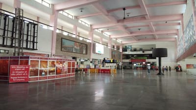 AHMEDABAD : ગીતા મંદિર બસ સ્ટેન્ડ અને કાલુપુર રેલ્વે સ્ટેશન રામ ભરોસે, બહારથી આવતા મુસાફરોનું નથી થઇ રહ્યું કોરોના ટેસ્ટીંગ