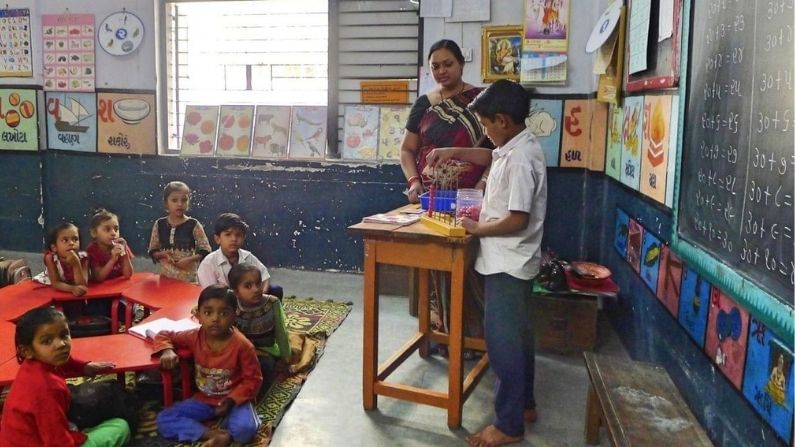 Ahmedabad : સરકારી સ્કૂલમાં બાળકોના એડમિશન વધ્યા, ખાનગી શાળા છોડી સરકારી શાળામાં લઈ રહ્યા છે પ્રવેશ