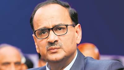 ભ્રષ્ટાચાર પર સખ્ત બની કેન્દ્ર સરકાર, ગૃહ મંત્રાલયે CBIના પૂર્વ ડિરેક્ટર આલોક વર્મા સામે શિસ્તભંગની કાર્યવાહી કરવાની કરી ભલામણ