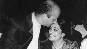 Wedding Anniversary: અનુપમ ખેરે લગ્નની વર્ષગાંઠ પર શેર કરી કિરણ સાથેની જૂની તસ્વીર, જાણો શું કહ્યું