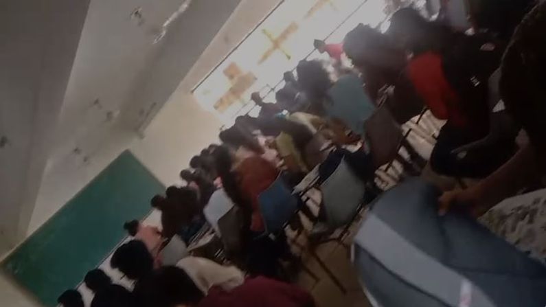 AHMEDABAD : સોમલલિત કોલેજમાં SOPનું પાલન ન થતા વિદ્યાર્થીઓ કોરોના સંક્રમણ ફેલાવાનો ભય