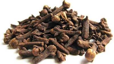 Health Tips: રસોડાના સદાબહાર મસાલા લવિંગના છે હેલ્ધી living માટે ઘણા ફાયદા