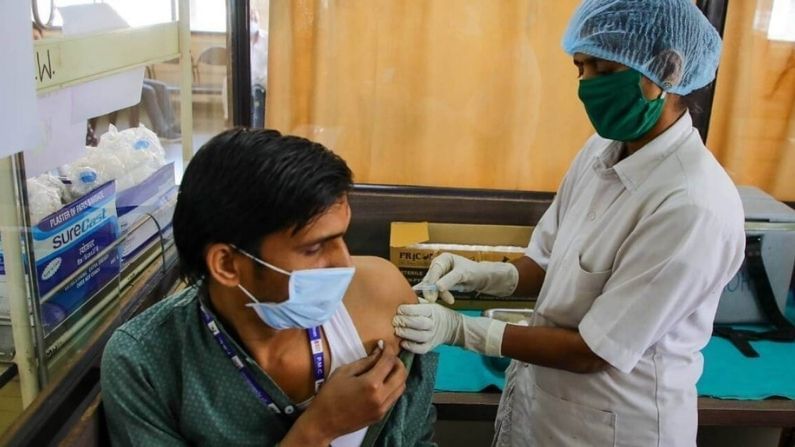 ગુજરાતનો કોરોના રસીકરણને લઈ રેકોર્ડ, એક દિવસમાં 8 લાખ કરતા વધારે રસી અપાઈ, કુલ રસી લેનારાનો આંકડો 4 કરોડ 62 લાખને પાર