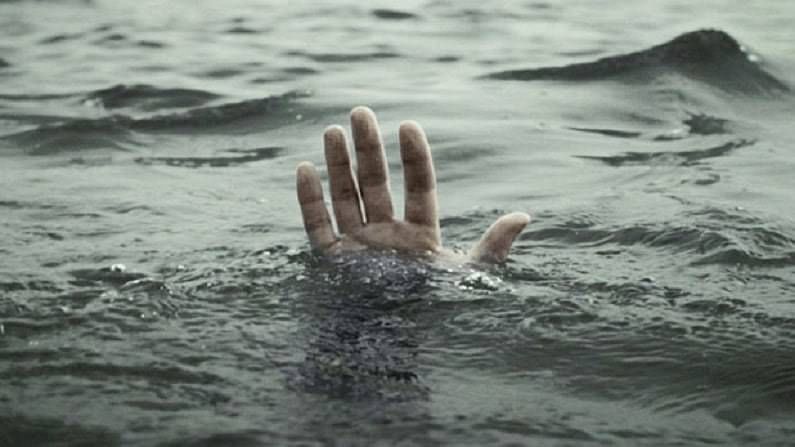 Bihar : બગહામાં મોટી દુર્ઘટના, 25 મુસાફરોને લઈ જતી બોટ ગંડક નદીમાં ડૂબી, રેસક્યુ ઓપરેશન શરૂ