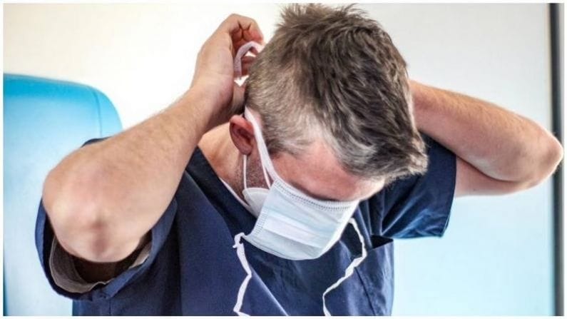 Corona: શું આંખો દ્વારા પણ શરીરમાં પ્રવેશ કરે છે કોરોના? જો હા, તો શું છે તેના લક્ષણો?