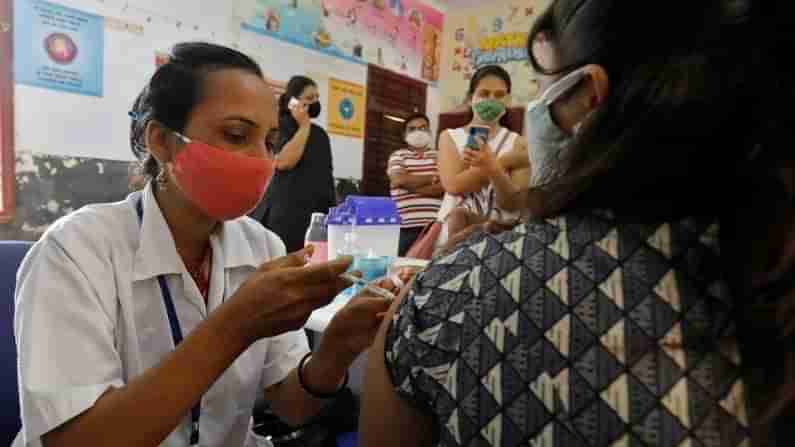 India Vaccination: એક દિવસમાં 69 લાખ લોકોને આપવામાં આવી કોરોના વેક્સિન, કુલ આંકડો 66 કરોડને પાર