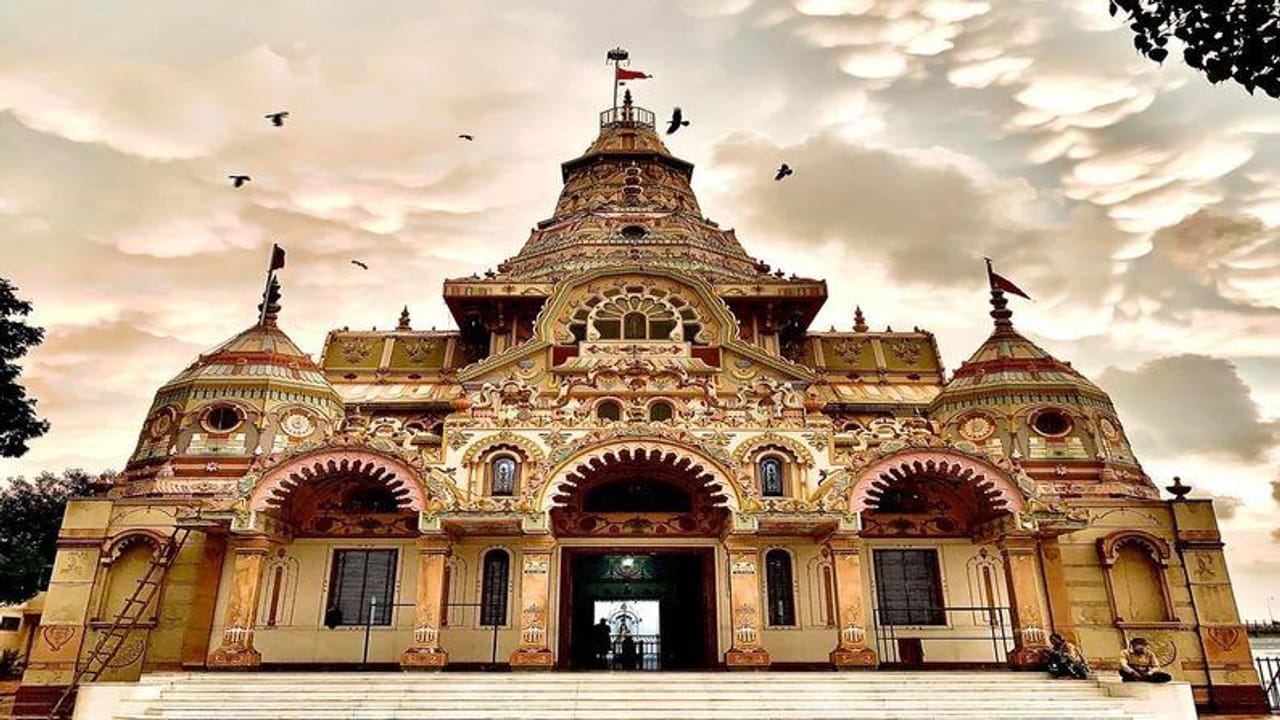 Shravan 2021: ‘હરિ' ના પરમ ભક્તે અહીં કરી ‘હર' ની સ્થાપના ! જાણો, સુરતના કર્મનાથ મહાદેવનો મહિમા