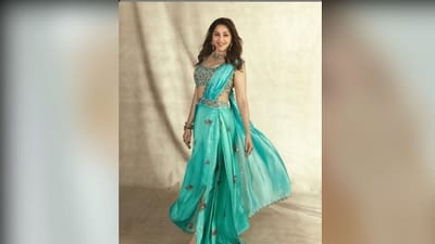 બોલિવૂડની ધક ધક ગર્લ માધુરી દીક્ષિત (Madhuri Dixit) તેમની અદ્ભૂત ફેશન સેન્સ માટે હંમેશા હેડલાઈન્સમાં રહે છે. હાલમાં અભિનેત્રી ઈન્ડો વેસ્ટર્ન લૂકમાં સાડી પહેરેલી જોવા મળી હતી. માધુરીએ આ તસ્વીરો તેમના ઈન્સ્ટાગ્રામ પર શેર કરી છે. જેમાં તેઓ ખૂબ જ સુંદર લાગી રહી છે.