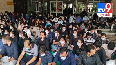 RAJKOT : હડતાળ કરી રહેલા રેસિડન્ટ ડોક્ટરો અને આરોગ્ય કમિશ્નર વચ્ચેની વાતચીત વાયરલ, આરોગ્ય કમિશ્નરે અપમાન કર્યાના આક્ષેપો