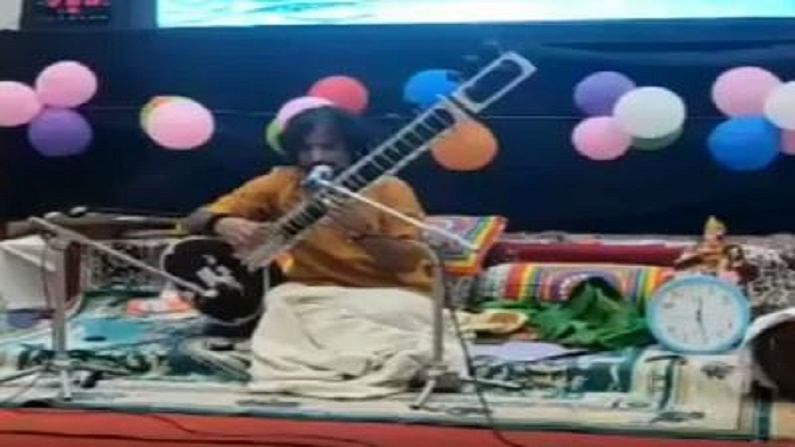 Himachal Pradesh : હમીરપુરના સંગીત શિક્ષકે રચ્યો ઇતિહાસ, સિતાર વગાડવામાં બનાવ્યો વિશ્વ રેકોર્ડ !