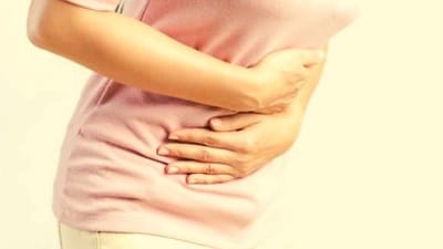 વધુ મરચાં ખાવાથી અસ્થમાનો હુમલો થઈ શકે છે. તેથી, જો તમે અસ્થમાના દર્દી છો અથવા કોઈ શ્વસન રોગથી પીડિત છો, તો તમારે મરચાં, ખાસ કરીને લાલ મરચાંનો વપરાશ ટાળવો જોઈએ.