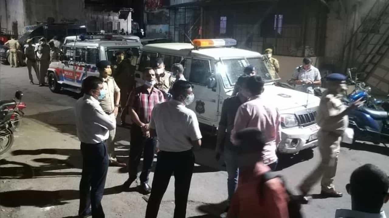 Surat: સુરતમા ફરી માથાભારે તત્વોનો આતંક, રામપુરા વિસ્તારમાં કુખ્યાત બૂટલેગરના પુત્ર પર હુમલો થતાં વાતાવરણ બન્યું તંગ