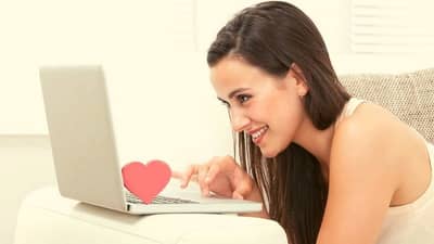 જો તમે લોન્ગ ડિસ્ટન્સ રિલેશનશિપમાં બોન્ડિંગ ઈચ્છતા હોય તો આ 5 ટિપ્સને અનુસરો