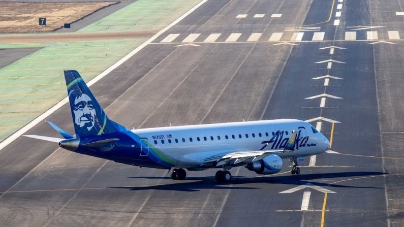 ફ્લાઇટમાં બેેસેલા યાત્રીના Samsung Galaxy A21 ફોનમાં લાગી આગ, 128 યાત્રીઓના જીવ મુકાયા જોખમમાં