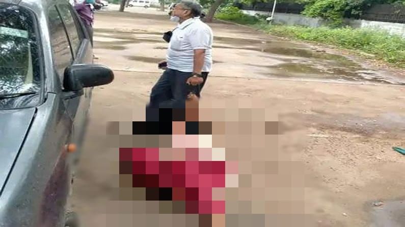 Gandhinagar : સિવિલ હોસ્પિટલના તબીબનું અમાનવીય વર્તન, મહિલાને 50 ફુટ દુર સુધી ઢસડી, વીડિયો વાયરલ થયો