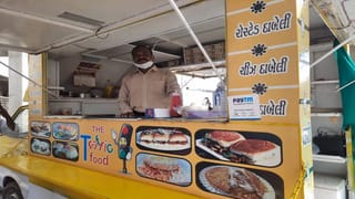 AHMEDABAD : આવક બંધ થતા અન્ય ધંધો કરવા મજબુર બન્યા સ્કૂલ વાહનચાલકો, સરકાર પાસે માંગી મદદ