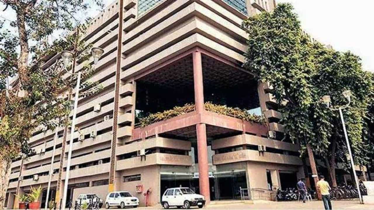 Ahmedabad શહેરમાં રોગચાળો વકરતા તંત્ર એક્શનમાં, 1200 એકમોને નોટિસ આપી 31 લાખ દંડ વસુલાયો