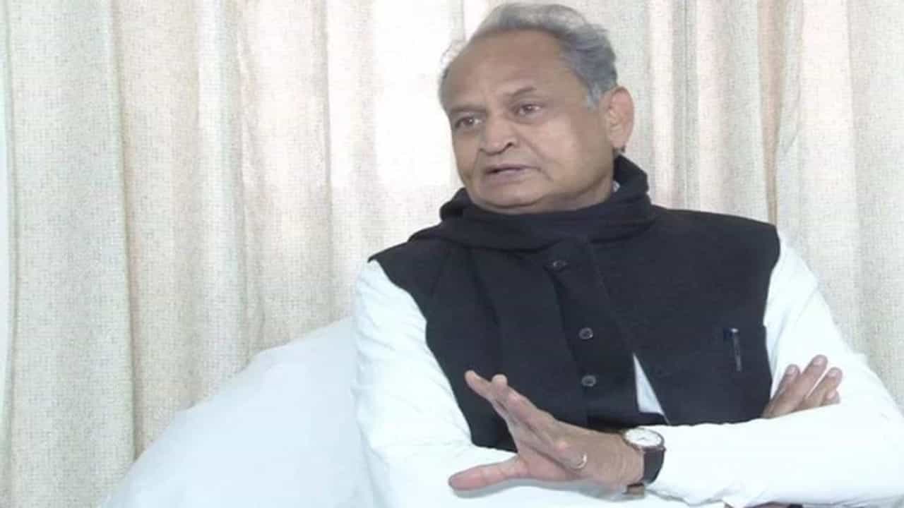 Rajasthan : મુખ્યમંત્રી અશોક ગેહલોતની તબિયત લથડી, છાતીમાં દુખાવો થતા સવાઈ માનસિંહ હોસ્પિટલમાં કરાયા દાખલ