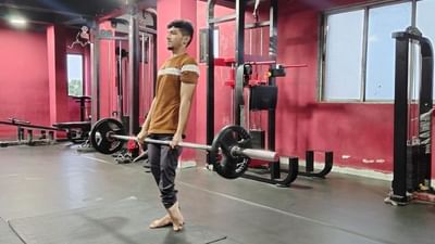 Surat : શરીરેની ખોડ હોવા છતાં હોંસલો આસમાનને આંબે એવો, સુરતના આ યુવાનને પેરાલિમ્પિકમાં ચમકાવવું છે દેશનું નામ