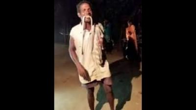 Weird News: સાપે ડંશ માર્યો તો સામે માણસે સાપને બચકુ ભરી લીધુ, જાણો ઘટનાનો કઈ અલગ જ અંત