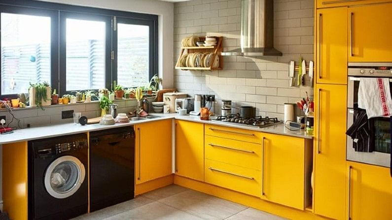 Vastu tips for kitchen: ઘરના આ ભાગ સાથે જોડાયેલી છે આપની ખુશીઓ, જાણો રસોડાની સાચી દિશા અને તેનું મહત્વ
