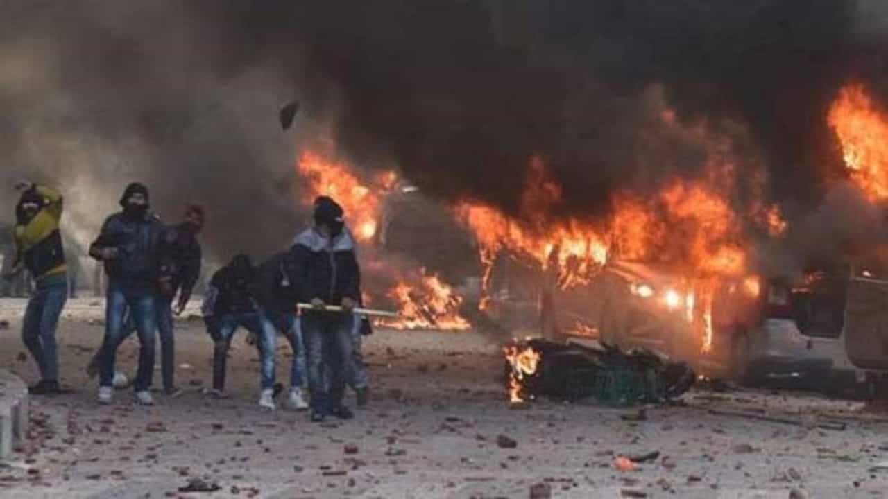 ગુમલામાં ફૂટબોલ મેચને લઈને બે ગામના લોકો વચ્ચે અથડામણ, વાહનોને લગાવી આગ, 2 ના થયા મોત