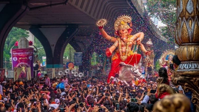 Surat : શહેરમાં ગણપતિના આગમનની તૈયારીઓ શરૂ, ગાઇડલાઇન પ્રમાણે ઉજવાશે ગણેશોત્સવ