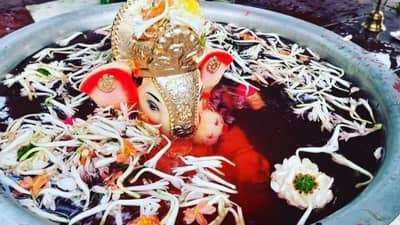 Surat : આ વર્ષે પણ ગણપતિ અને દશામાનું વિસર્જન ઘર આંગણે જ કરવું પડશે