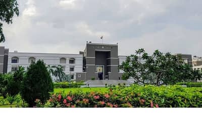 Gujarat હાઇકોર્ટનો મહત્વનો ચુકાદો, કોર્ટના હુકમના તિરસ્કાર બદલ સરકારી અધિકારીને 50,000 રૂપિયાનો દંડ