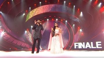 Indian Idol 12 Grand Finale LIVE : ઉદિત નારાયણે પુત્ર આદિત્યની સામે અલકા યાજ્ઞિક સાથે કર્યું ફ્લર્ટ, બધા ચોંકી ગયા