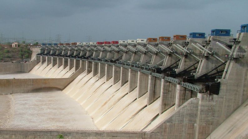 Gujarat : સરદાર સરોવર નર્મદા ડેમની સપાટીમાં 4 સેમીનો ઘટાડો નોંધાયો